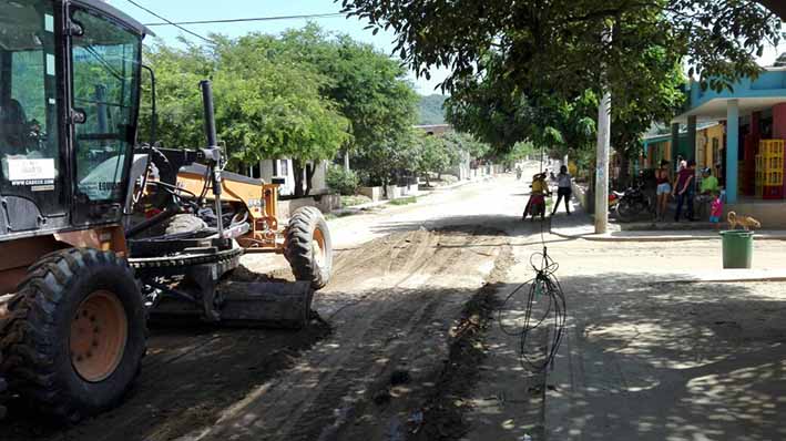 12 calles de Timayüí se están trabajando para facilitar el servicio de transporte. 