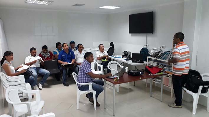 La entidad se vinculó a las actividades desarrolladas en el Colegio Gimnasio Bolivariano de la ciudad.
