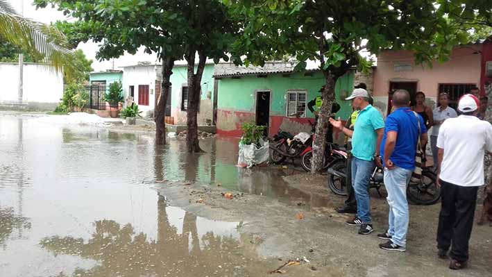 A raíz del aguacero de la madrugada de ayer, los barrios costeros como Brisas del Mar de Plata resultaron inundados.