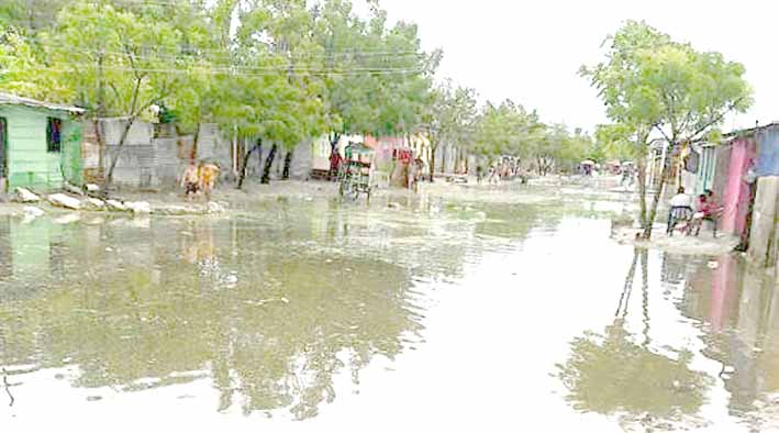 Siguen las emergencias provocadas por las fuertes lluvias en estos días. La Ciénaga Grande se creció y dejó afectados a más de cinco barrios del municipio.