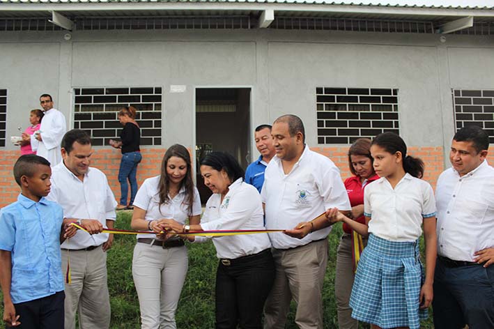 En la Zona Bananera entregaron siete nuevas aulas de clase a la Institución Educativa Guillermo Álvarez, en el corregimiento de Guamachito.