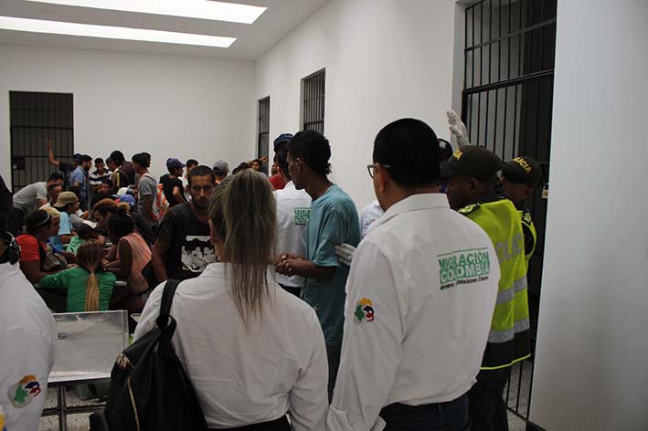 10 menores que se encontraban dentro de este grupo, recibieron la atención por parte de uniformados de la Policía de Infancia y Adolescencia y se restablecieron sus derechos con el Instituto Colombiano de Bienestar Familiar-ICBF-.