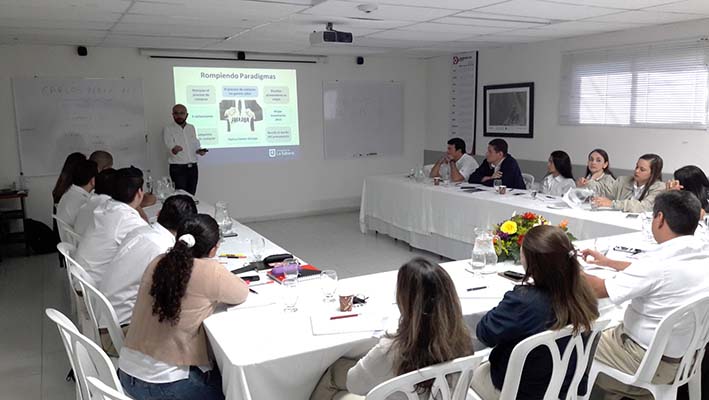 Este seminario fue realizado con la Universidad de la Sabana.