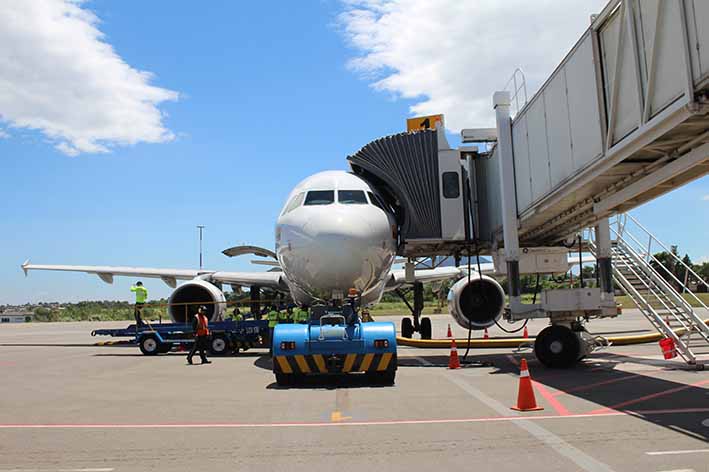 las compañías promoverán el aumento de frecuencias de las rutas Bogotá – Santa Marta – Bogotá y Medellín – Santa Marta – Medellín que actualmente opera VivaColombia en el aeropuerto internacional Simón Bolívar de Santa Marta.