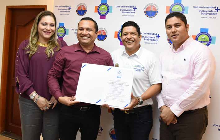 El Consultorio Jurídico y Centro de Conciliación de la Universidad del Magdalena, recibió el Certificado por parte del Icontec.