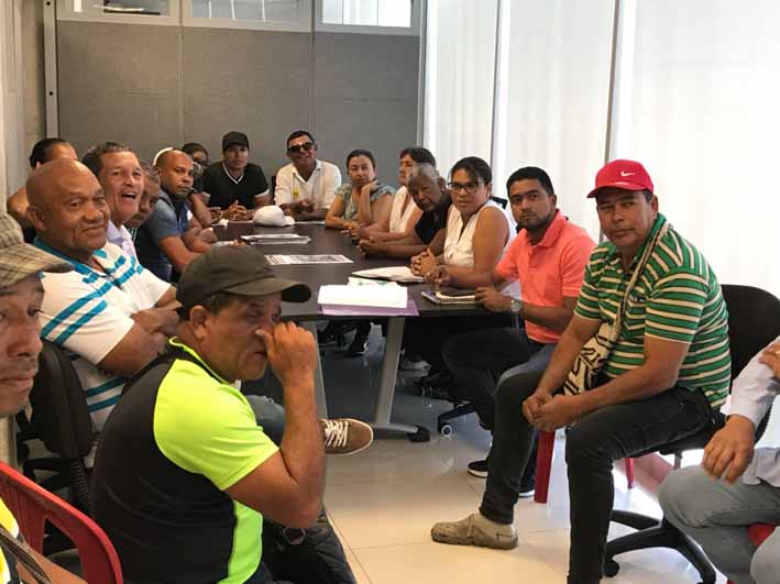 La reunión fue liderada por el secretario de Gobierno, Raúl Pacheco Granados, y contó también con la presencia del director de asuntos policivos y regulación del espacio público, Marcelino Kadavid. 