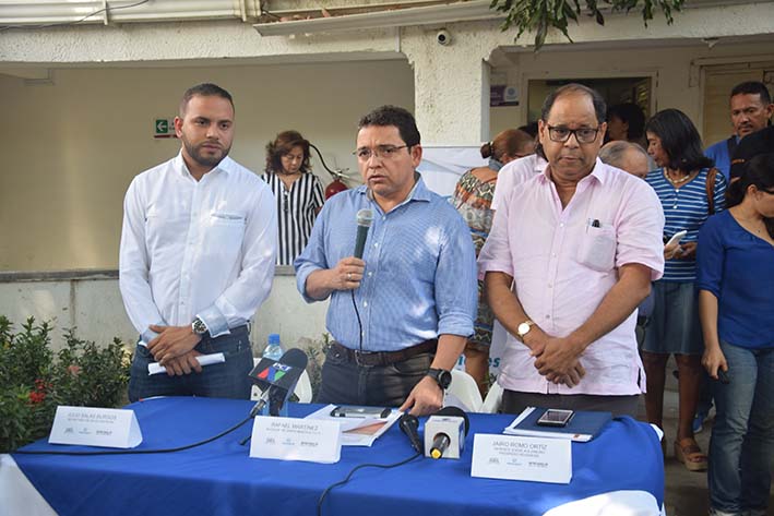 El nuevo gerente encargado de la ESE Alejandro Próspero Reverand, Jairo Romo, en compañía del alcalde de la ciudad, Rafael Martínez, entregaron los primeros hallazgos del diagnóstico realizado por los funcionarios. 