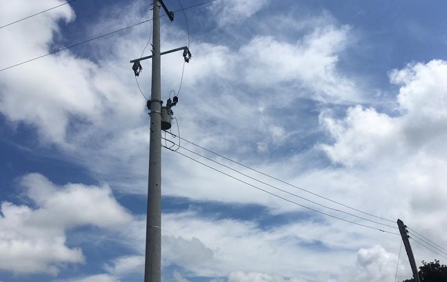 Ejecutaron 3.300 metros de redes de alta tensión con postes y transformadores incluidos.