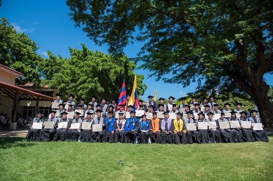  Un grupo de 109 profesionales se graduaron en la Universidad del Magdalena en diferentes programas de postgrados, quienes tendrán el compromiso de poner todo sus conocimientos al servicio de la sociedad.