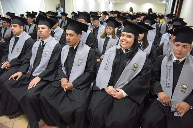 La excelencia académica fue destacada por los nuevos graduados, quienes ratificaron que la Universidad del Magdalena es un centro de estudios de alta calidad.    