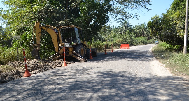 La tan anhelada carretera que une a El Retén, con la troncal del caribe ya se inició y se espera que esta construcción tenga una duración de unos ocho meses aproximadamente.