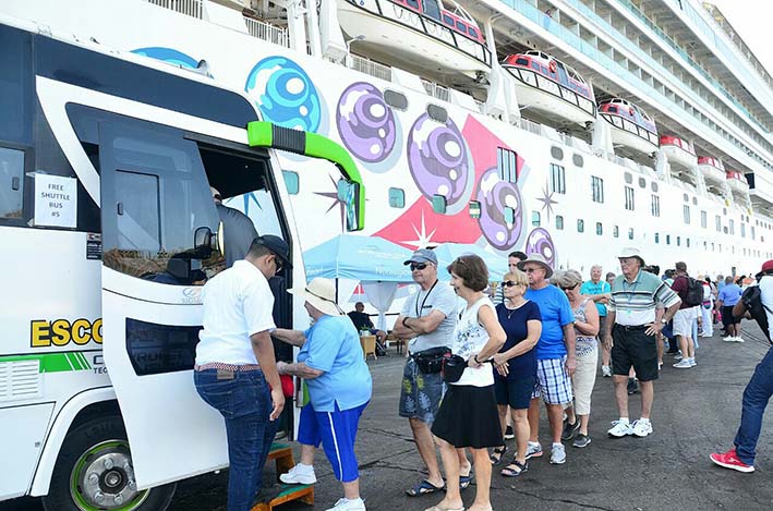 Para el burgomaestre samario, la temporada de cruceros aumenta la posibilidad de recibir más visitantes y afirmó que la ciudad está pasando por un buen momento en este proceso para el mejoramiento de la oferta turística.