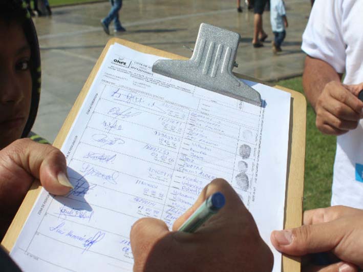 La proliferación de candidaturas por firmas sigue en aumento en Colombia.