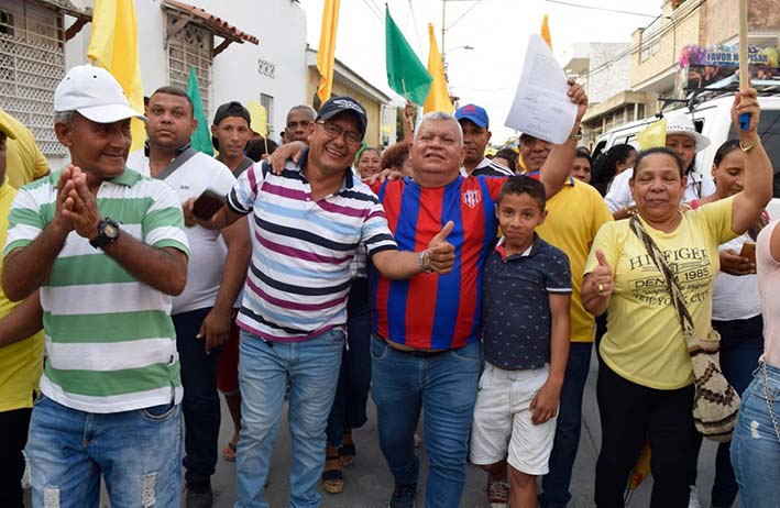 Numerosas personas se movilizaron el miércoles en respaldo a la iniciativa del exalcalde de Ciénaga.