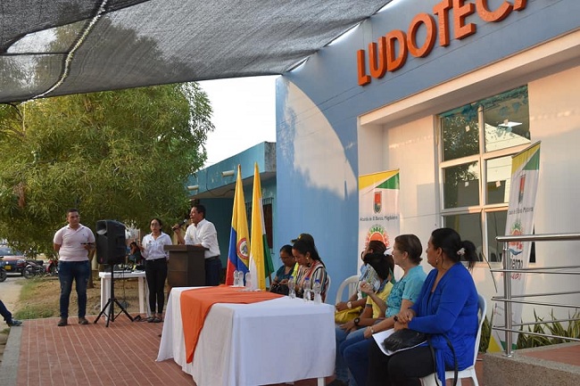 El Alcalde de El Banco, Magdalena, Víctor Rangel López, en un acto público hizo entrega oficial a la comunidad la Ludoteca José Nayib Bayter Bayter.