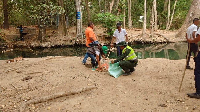 La  jornada de recolección  basuras  se realizó en el sector conocido como Manantial de Cañaverales.