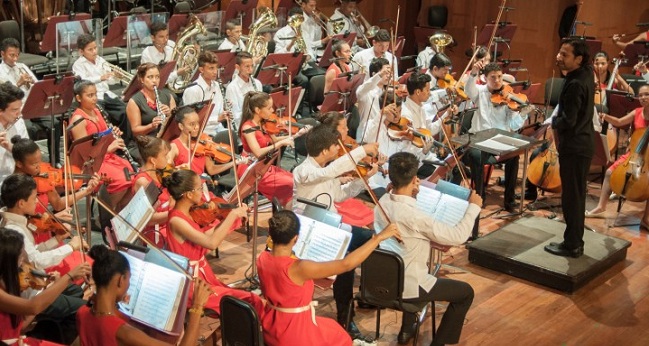 El Festival valora cada vez más el talento local redirigiendo en su orquesta de planta el aporte de jóvenes músicos locales fruto del incansable trabajo de formación de los programas musicales de Cajamag.