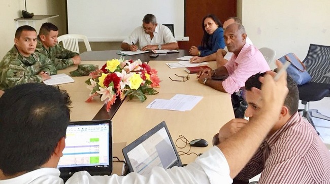 Aspecto de la reunión que se realizó en el despacho del alcalde de San Juan del Cesar, Luis Manuel Daza Mendoza.