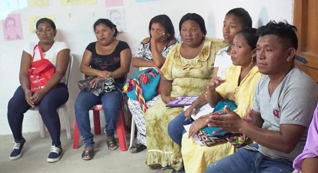 Los indígenas de la etnia en el curso básico de Promotores de Salud, que se realiza en el corregimiento de Camarones en el Distrito de Riohacha.