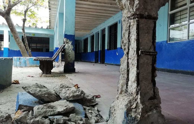 A la Secretaría de Educación de Cartagena le solicitaron reubicar a los estudiantes del San Felipe Neri a otras instituciones por el deterioro de esta. Foto El Bolivarense.