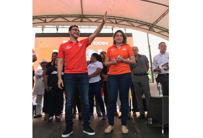 Carlos Caicedo y Virna Johnson comenzaron la recolección de firmas para avalar la candidatura a la Gobernación del Magdalena y Alcaldía Distrital, respectivamente. 