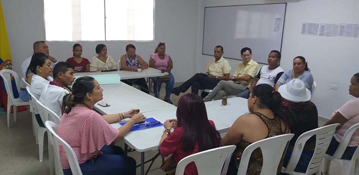 En el colegio Simón Rodríguez, cuyas sedes se encuentra en Mamatoco y La Bolivariana,  se cumplió la reunión con el Secretario de Educación, en la que participaron docentes, miembros de la Asociación de padres de familia y del Consejo escolar,  para socializar las necesidades de contratar más personal.