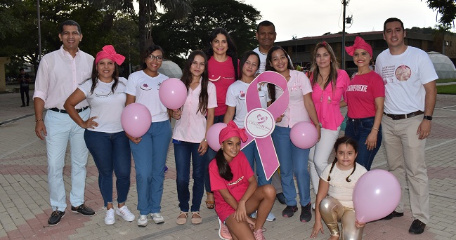 Fundación Corazón Rosa realizó lazo humano contra cáncer de seno en Unimagdalena.
