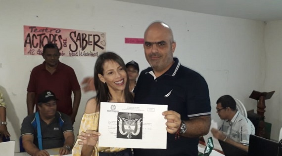 Nuevo alcalde, Jorge Eliécer Serrano y su esposa. 