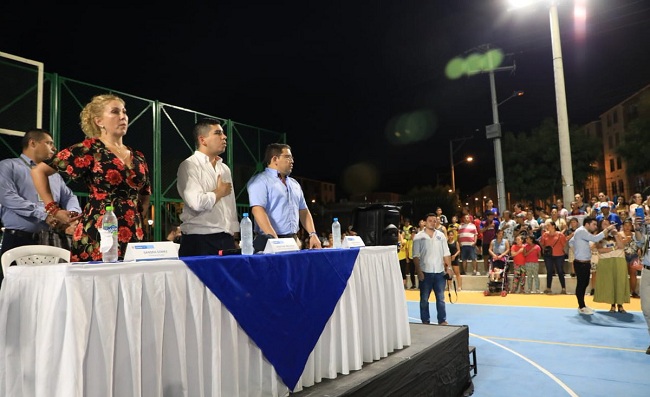 El ministro de Vivienda, Jonathan Malagón, llegó a Santa Marta para hacer entrega de un parque recreo deportivo en Parque de Bolívar.