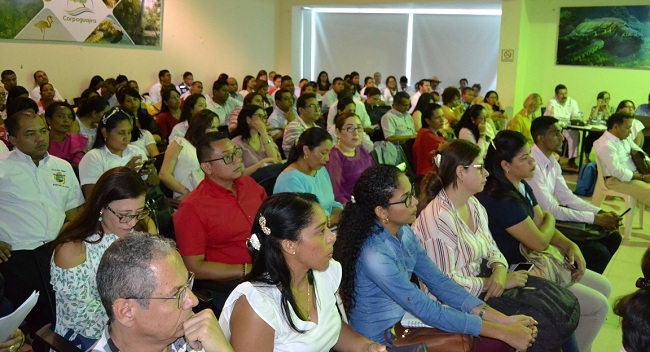 La socialización del proyecto en Corpoguajira contó con la participación de funcionarios del sector de salud del departamento. 