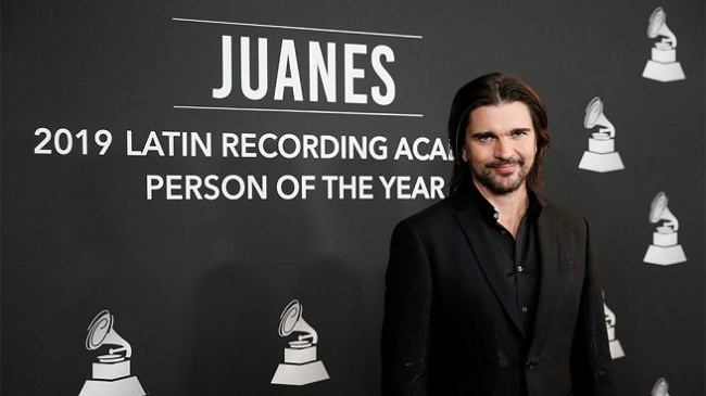 Juanes recibió el premio Persona del Año en una emotiva ceremonia.