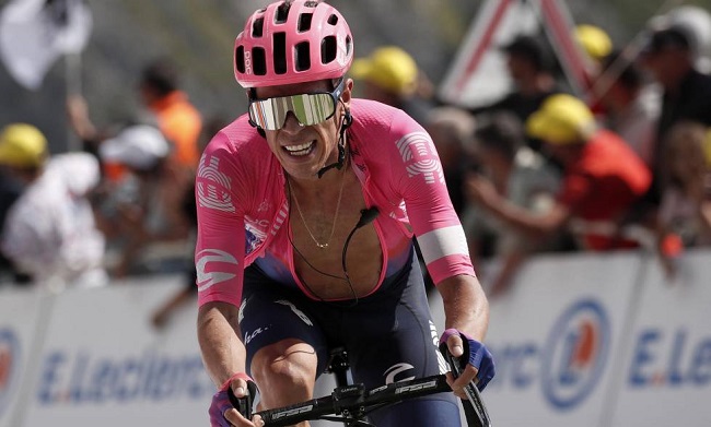 El ciclista colombiano Rigoberto Urán vuelve a andar en bicicleta luego de tres meses de recuperación.