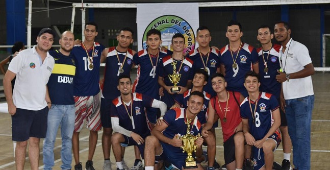 El equipo Tayrona de Santa Marta en la categoría masculina, venció a la Zona Bananera por dos sets de 25-12 y 25-23.