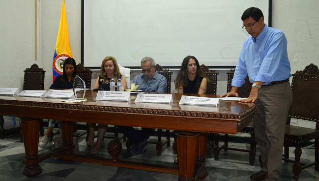 La mesa de trabajo fue llevada a cabo en Santa Marta, en presencia de todas las partes involucradas. 