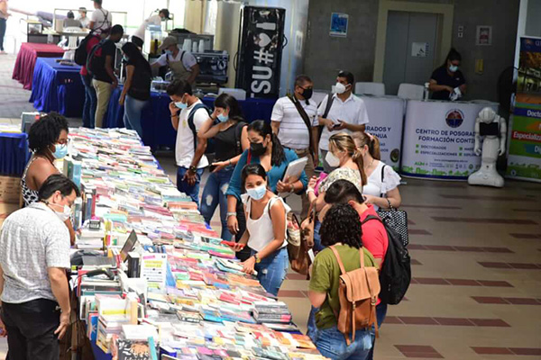 La U se destaca por realizar la Feria del Libro, este año hizo su quinta versión, además de la Feria Artesanal de las Artes y la Cultura denominado ‘Un mar de palabras que nos une’