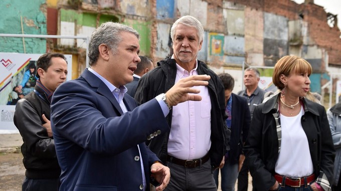 El presidente Iván Duque, y el alcalde de Bogotá, Enrique Peñalosa, en la búsqueda de impulsar la creación de empresas en el sector del Bronx.