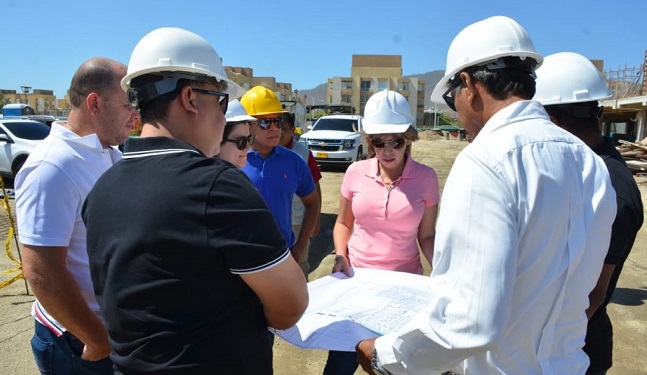 A comienzos de este año, la alcaldesa de Santa Marta, Virna Johnson Salcedo, en su primer recorrido de inspección de obras de la ciudad y de los nuevos Megacolegios en El Líbano y Jhon F. Kennedy , anunció que estos serían entregados en marzo de 2020.