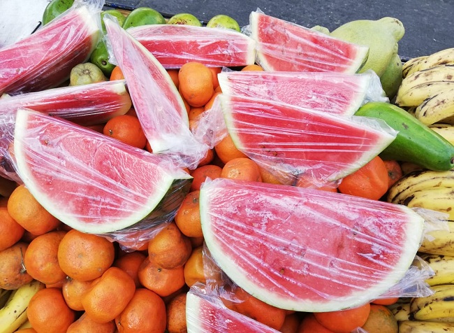 Venta de frutas en el Mercado Público