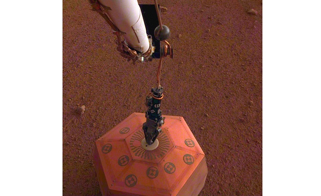 El InSight registra su primer terremoto en Marte