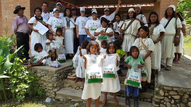 La entrega de kits nutricionales involucró a tres comunidades indígenas de los diferentes municipios beneficiados. Foto: Gobernación del Magdalena.