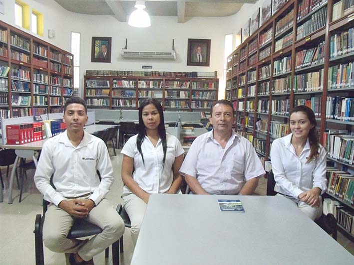 El equipo de la biblioteca Rodrigo Noguera Laborde: Cristian Gómez, Iris Rodríguez, Hernán Martínez y Eliana Rueda.
