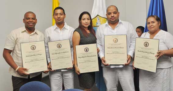En Gerencia y Auditoría de la Calidad de la Salud recibieron título Calixto Atencio, Víctor Alfonso Jiménez, Mayra Alejandra Palacio, Fabio Navarro y Martha Rosalia Rojas. 