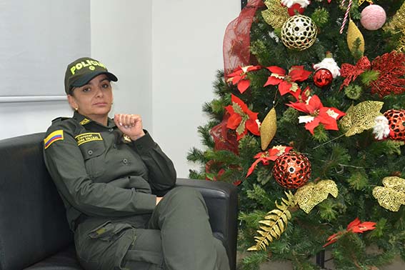 Entregada a su trabajo, la Coronel Vallejos, está comprometida con Santa Marta y con el objetivo de mejorar cada día la convivencia y seguridad de esta ciudad. 