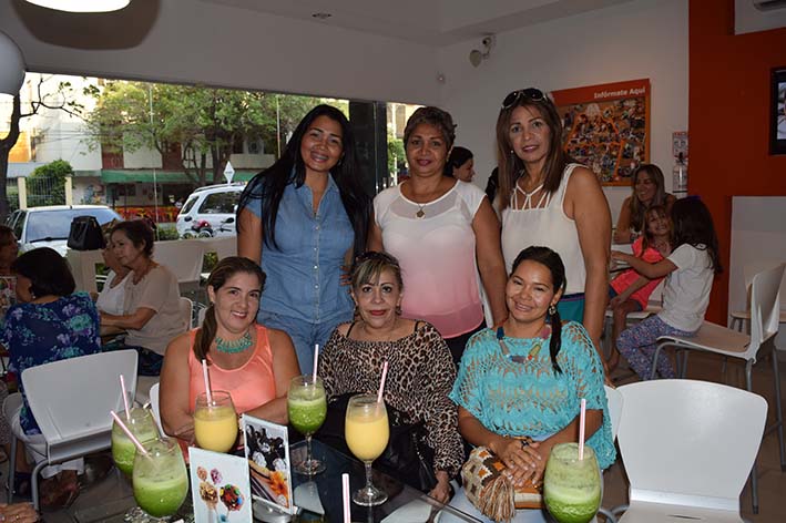 Claudia Issa, Liney Salinas, Yaleina Curiel, Mildreth Teller, Ivanna Curiel y Lida Peñalver. 