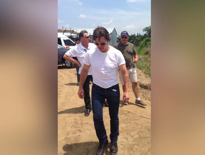 Tom Cruise estuvo en la tarde de ayer haciendo reconocimiento de las locaciones en Orihueca, Zona Bananera.