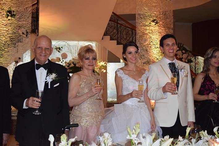 Juliana Diazgranados y  Alejandro Quiñones, padres de la novia,  Clemente Diazgranados y  Fabiola Ceballos de Diazgranados. 