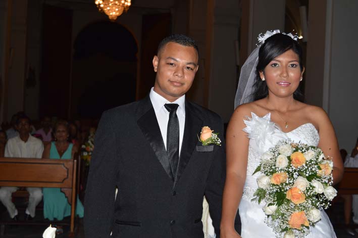 Los recién casados José Miguel Acosta Ahumada y YarithJhoana Montenegro Vargas. 