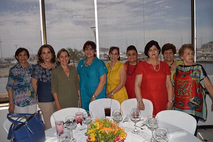 Miriam Jassir, Clara Aguilera, Vicky Aguilera, Sarita Moisés, Fanny Paredes, Inés Lacouture, Josefina Cuello, Doris Noguera y Carmen Daniés.