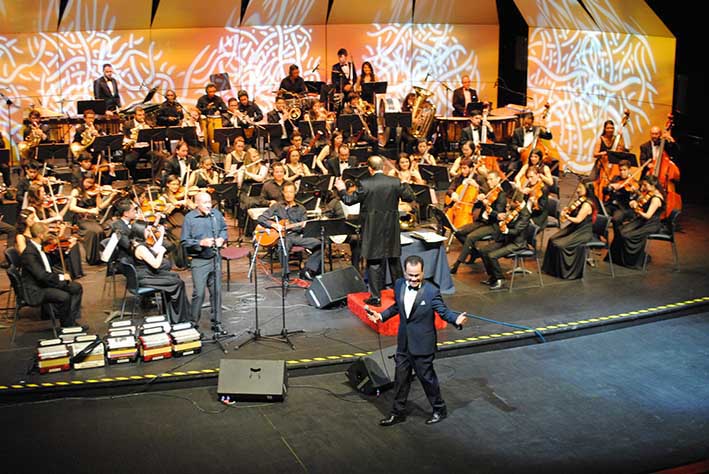 Acompañado de la Orquesta Sinfónica de Bogotá, el tres veces  rey vallenato descretará al público samario con un estilo de vallenato diferente.