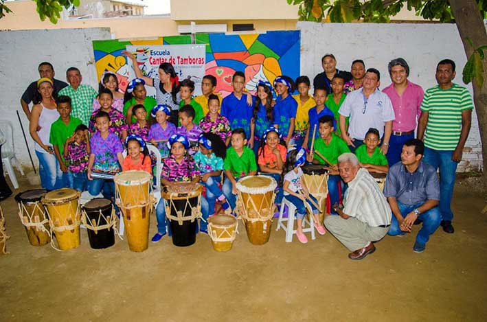Los niños de la tambora y el folclor del Caribe”, estudiantes de la escuela Cantar de Tamboras de la Fundación Pescaíto Dorado.